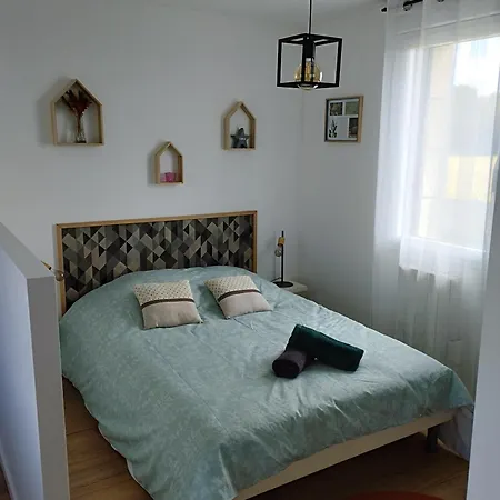 Apartment Au Calme Avec Jardin Tremuson